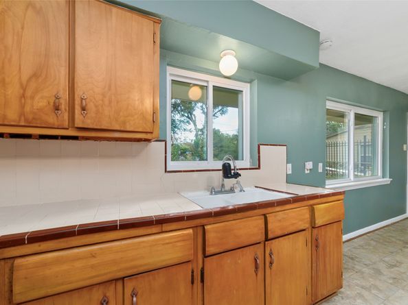 6601 Roos Road, Houston TX 77074