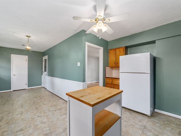 6601 Roos Road, Houston TX 77074