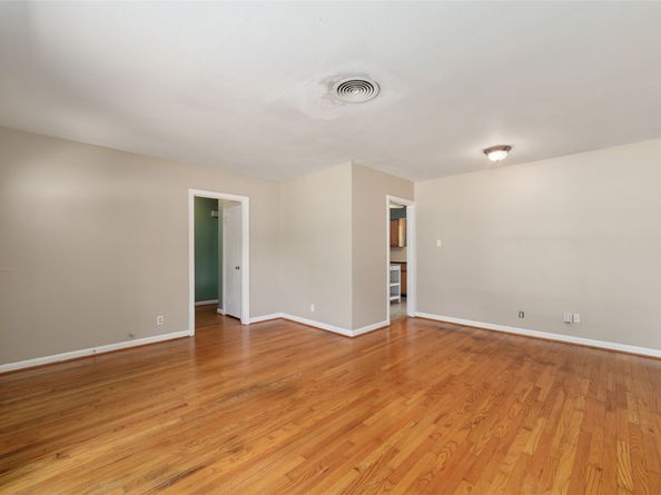 6601 Roos Road, Houston TX 77074
