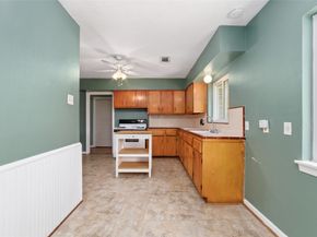 6601 Roos Road, Houston TX 77074