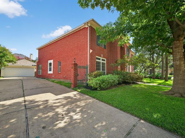 12236 S Shadow Cove Drive, Houston TX 77082