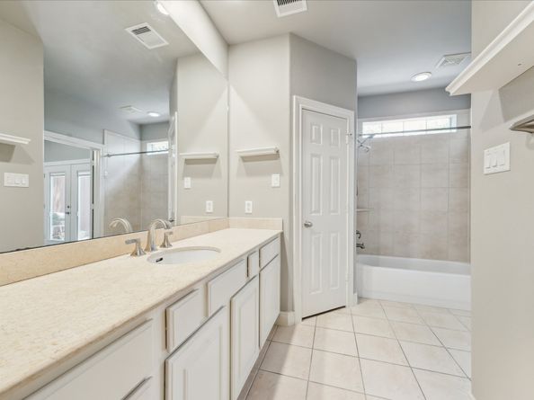 9008 Harbor Hills Drive, Houston TX 77054