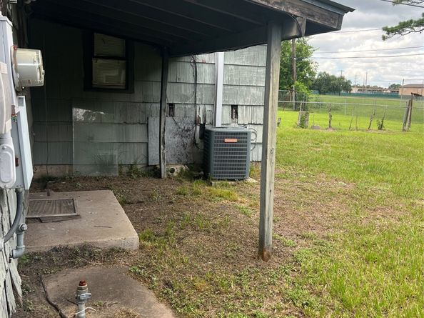 5530 Lakefield Drive, Houston TX 77033