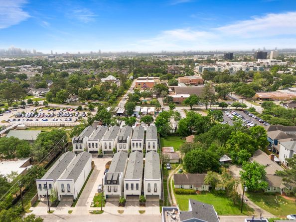 805 Fisher Street B, Houston TX 77018