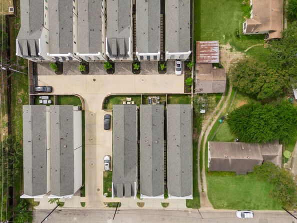 805 Fisher Street B, Houston TX 77018