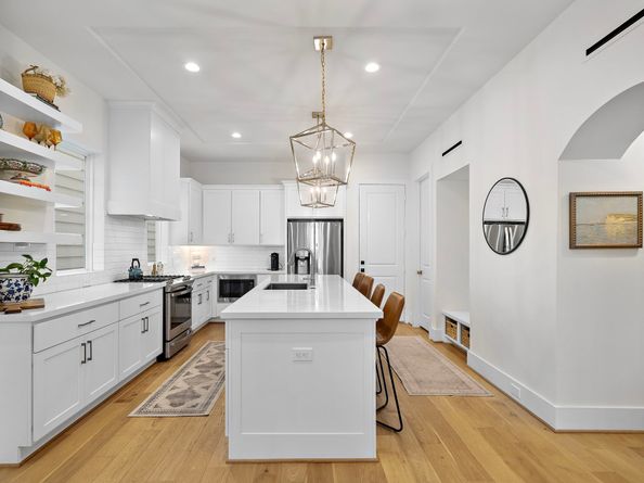 805 Fisher Street B, Houston TX 77018