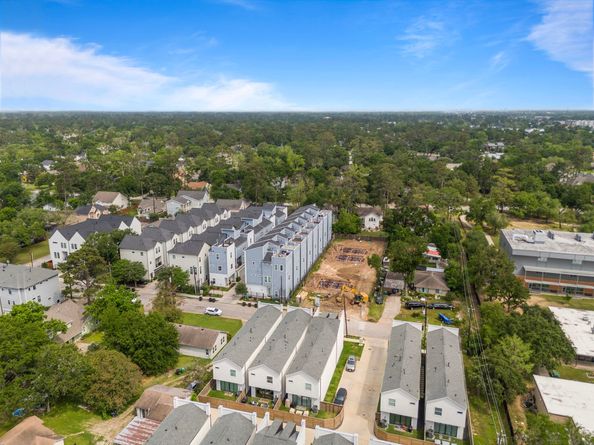 805 Fisher Street B, Houston TX 77018