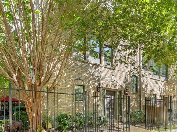 2312 Jackson St, Houston TX 77004