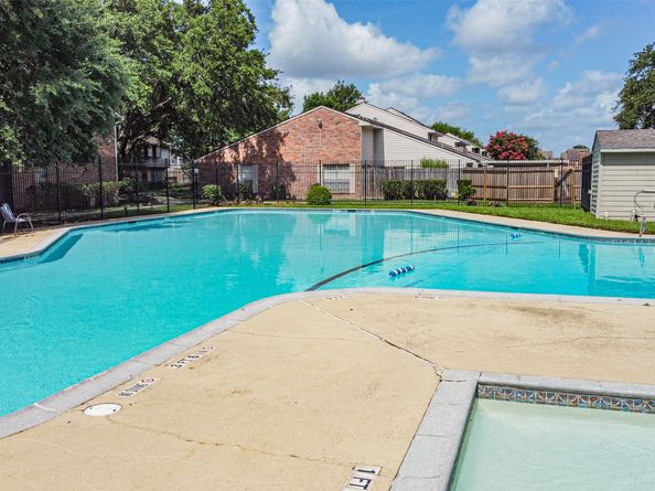 9345 Westwood Village Drive 30, Houston TX 77036