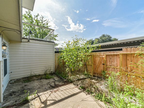 9345 Westwood Village Drive 30, Houston TX 77036