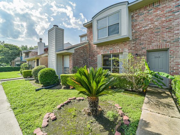 9345 Westwood Village Drive 30, Houston TX 77036