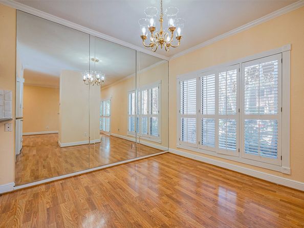 11711 Memorial Drive 21, Houston TX 77024