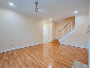 11711 Memorial Drive 21, Houston TX 77024