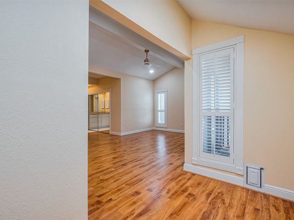 11711 Memorial Drive 21, Houston TX 77024