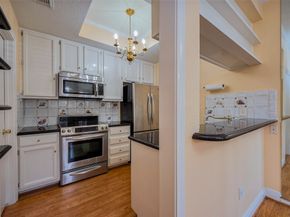 11711 Memorial Drive 21, Houston TX 77024