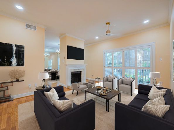 11711 Memorial Drive 21, Houston TX 77024