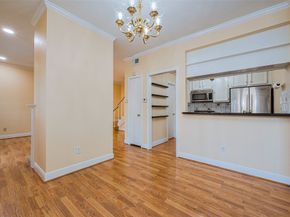 11711 Memorial Drive 21, Houston TX 77024