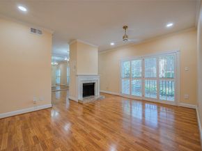 11711 Memorial Drive 21, Houston TX 77024