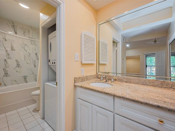 11711 Memorial Drive 21, Houston TX 77024