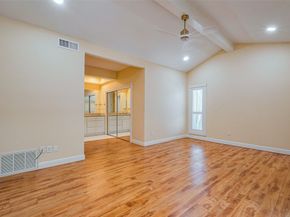 11711 Memorial Drive 21, Houston TX 77024