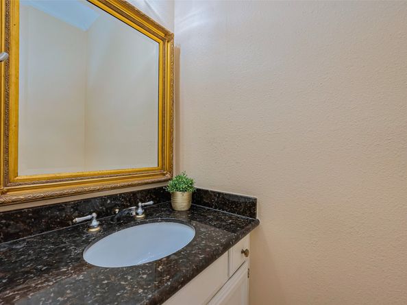 11711 Memorial Drive 21, Houston TX 77024