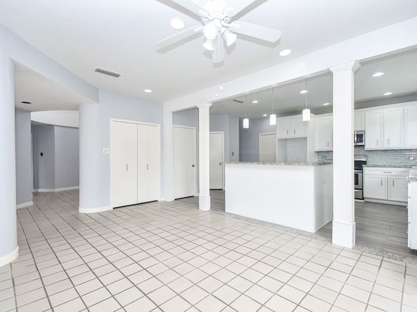 11747 Riverview Dr, Houston TX 77077