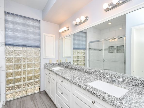 11747 Riverview Dr, Houston TX 77077