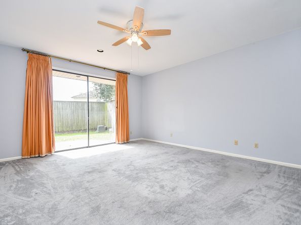 11747 Riverview Dr, Houston TX 77077