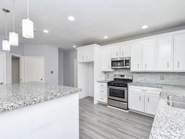 11747 Riverview Dr, Houston TX 77077