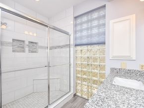 11747 Riverview Dr, Houston TX 77077