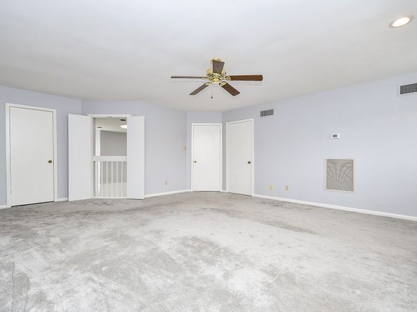 11747 Riverview Dr, Houston TX 77077