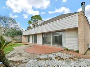 11747 Riverview Dr, Houston TX 77077