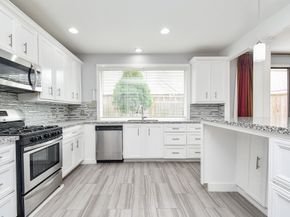 11747 Riverview Dr, Houston TX 77077