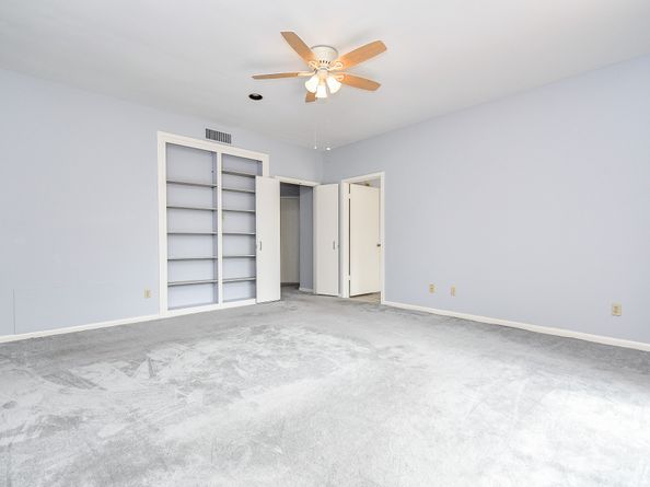 11747 Riverview Dr, Houston TX 77077