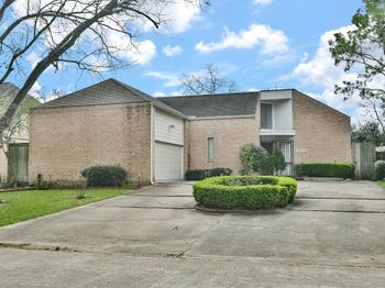 11747 Riverview Dr