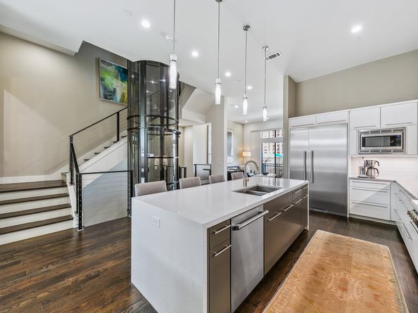 205 Portland Street, Houston TX 77006