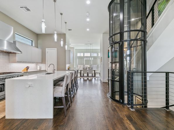 205 Portland Street, Houston TX 77006
