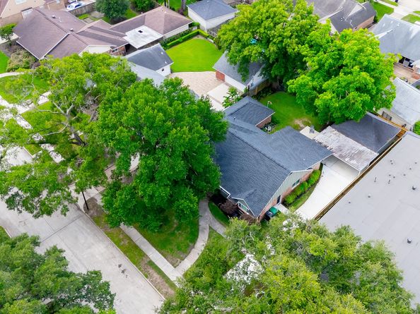 9210 Linkmeadow Lane, Houston TX 77025