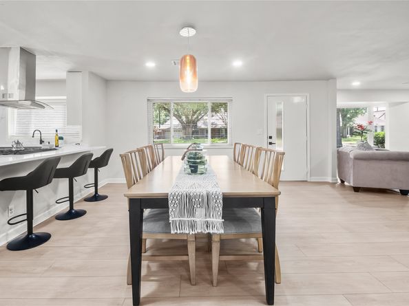 9210 Linkmeadow Lane, Houston TX 77025
