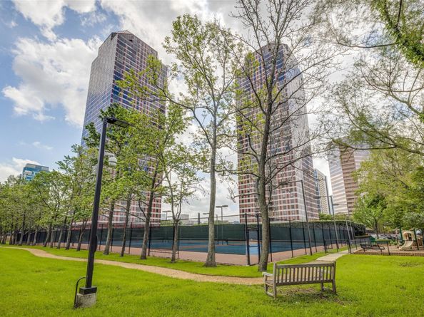 5110 San Felipe 364, Houston TX 77056
