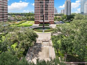 5110 San Felipe 364, Houston TX 77056