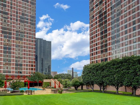 5110 San Felipe 364, Houston TX 77056