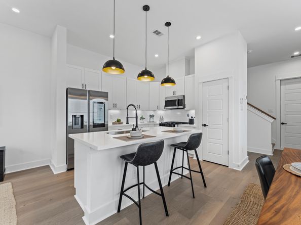 330 Neyland Street, Houston TX 77022