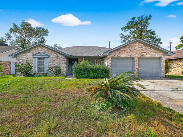 3915 Black Locust Drive, Houston TX 77088