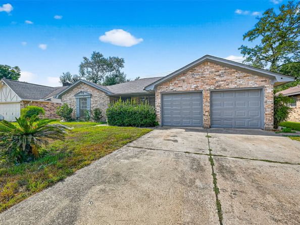 3915 Black Locust Drive, Houston TX 77088