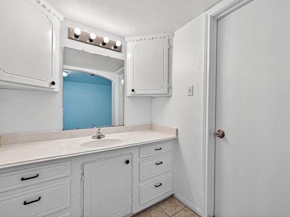 3915 Black Locust Drive, Houston TX 77088
