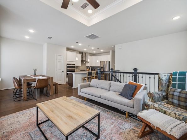 1817 Agoura Hills Dr, Houston TX 77080