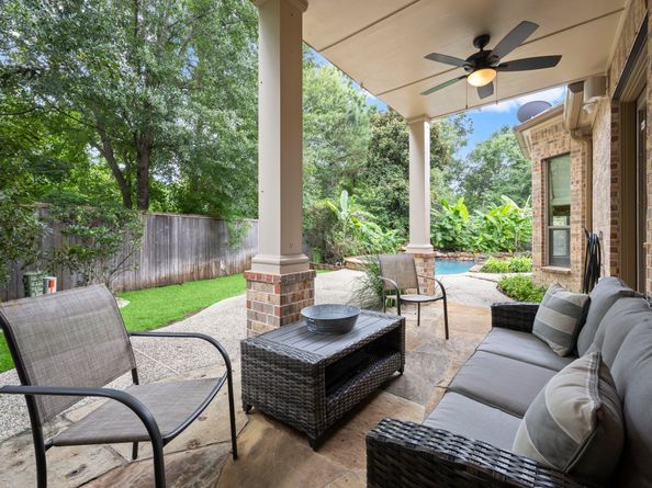 114 S Knights Crossing Drive, The Woodlands TX 77382