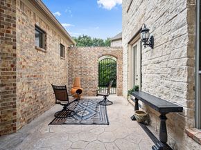114 S Knights Crossing Drive, The Woodlands TX 77382