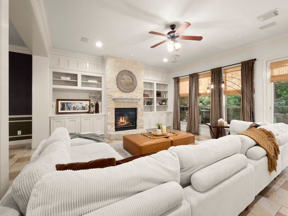 114 S Knights Crossing Drive, The Woodlands TX 77382